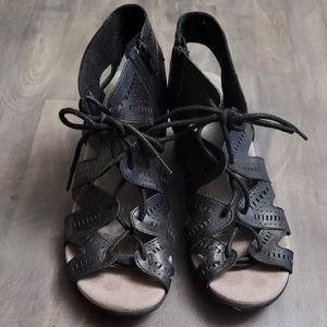 Earth Sandal block heel